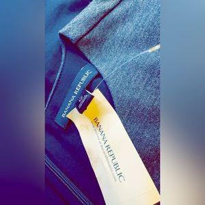 Banana Republic grey seamed V neck cap sleeved dress